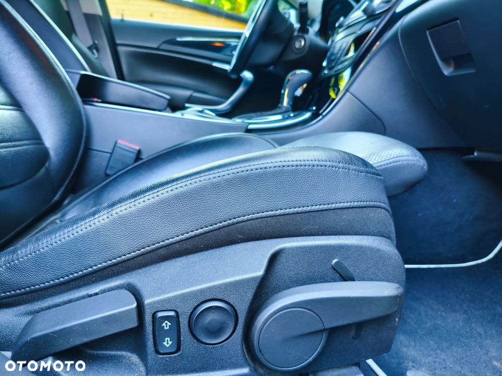 Opel Insignia - 15