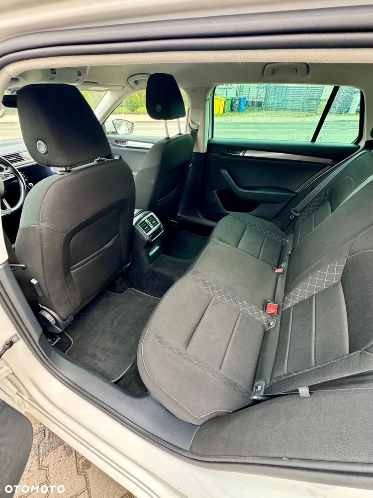 Skoda Superb 1.6 TDI Ambition DSG - 12