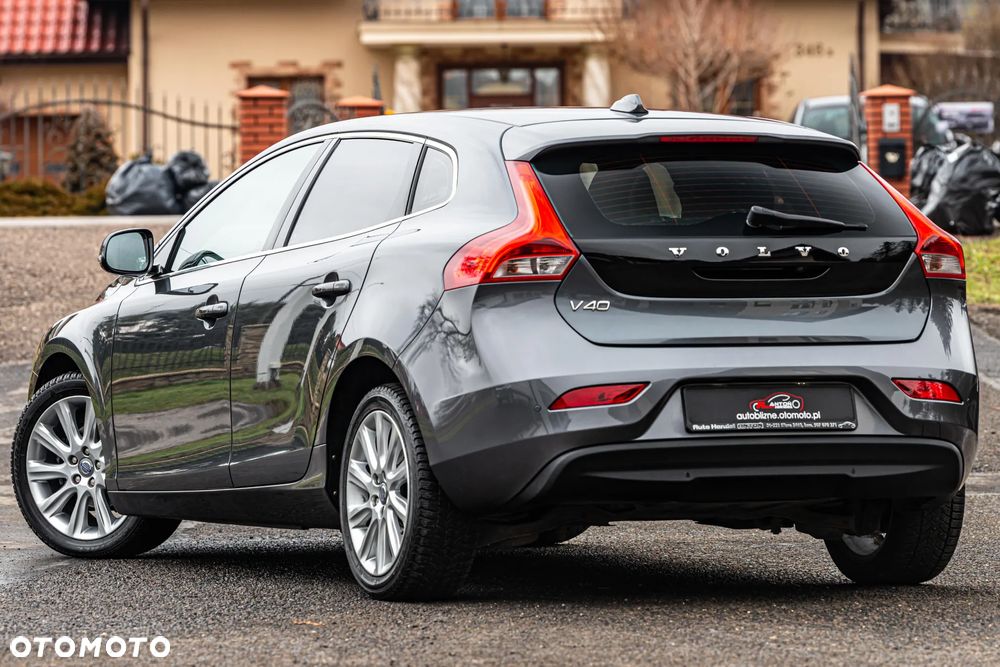 Volvo V40 D2 Momentum - 4