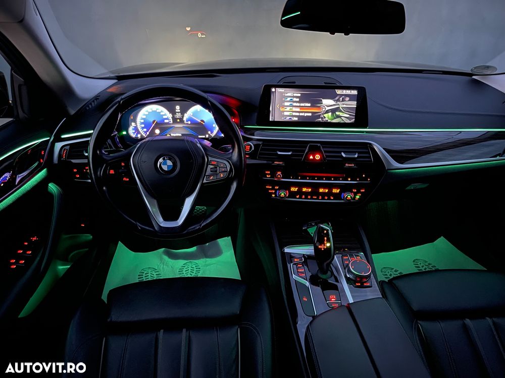 BMW Seria 5 520d Touring Aut. Luxury Line - 17