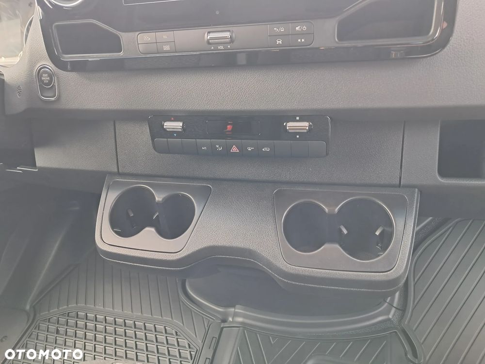 Mercedes-Benz Sprinter 319 CDI Furgon PRO długi 4325 mm L3H2 - 16