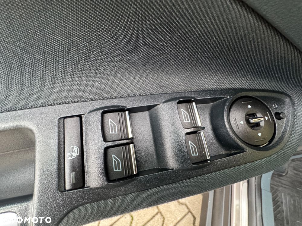 Ford C-MAX 1.6 Ti-VCT Titanium - 23