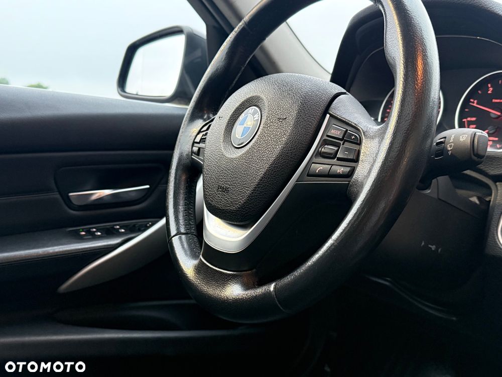 BMW Seria 3 320d Efficient Dynamics Edition - 17