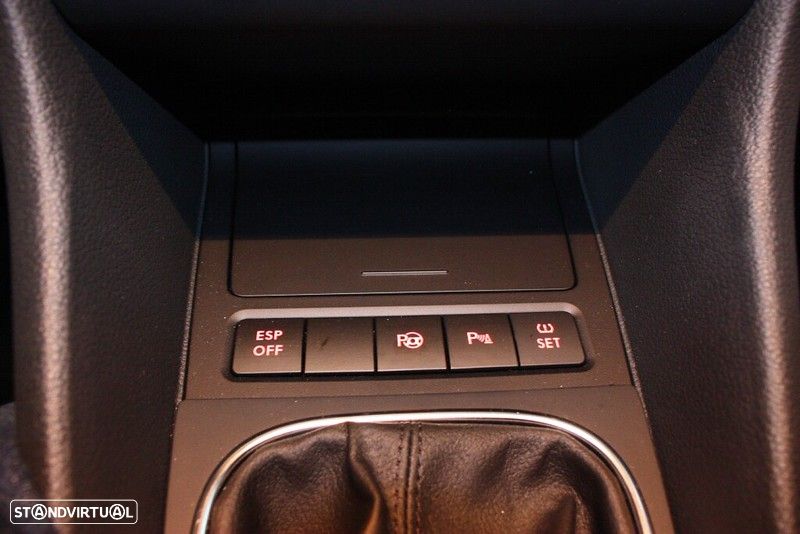 VW Golf 2.0 TDi Confortline - 21