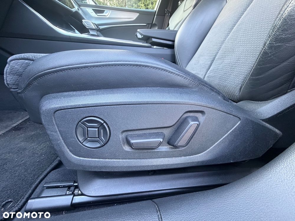 Audi A6 Avant 40 TDI quattro S tronic design - 22