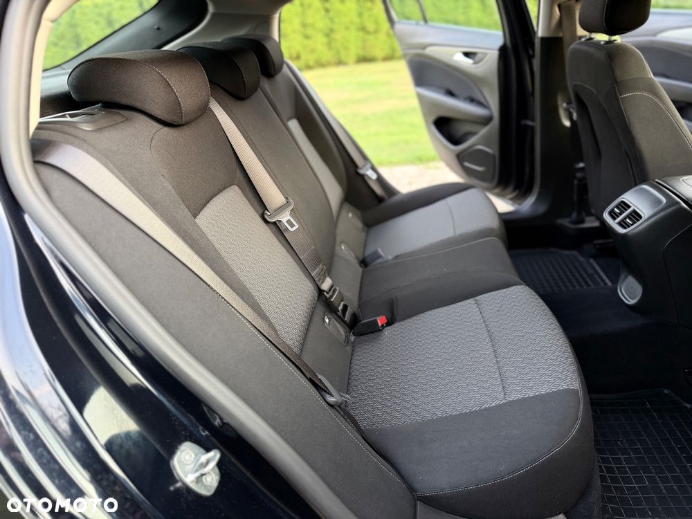 Opel Insignia 1.5 T Enjoy S&S - 9