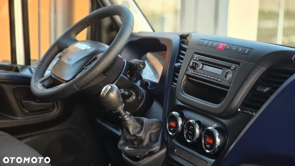 Iveco DAILY 3.0 180KM 10EP 72C18❗❗ŁADOWNOŚĆ 4 TONY / ZABUDOWA UNICAR 5M / SKRZYNIA OTWARTA / ROSTAW OSI 4.75 MAX / SKRZYNIA MANUALNA / TEMPOMAT / BURTY 40CM / SERWIS ASO / SALON POLSKA / 1 WŁASCICIEL -❗❗ - 27