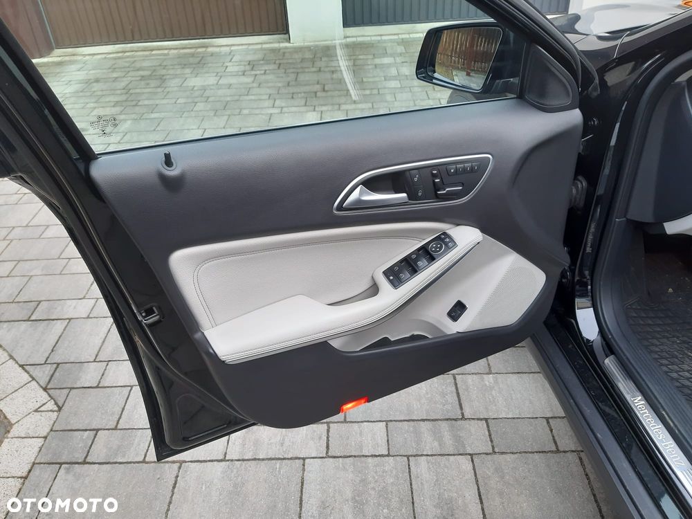 Mercedes-Benz GLA - 8