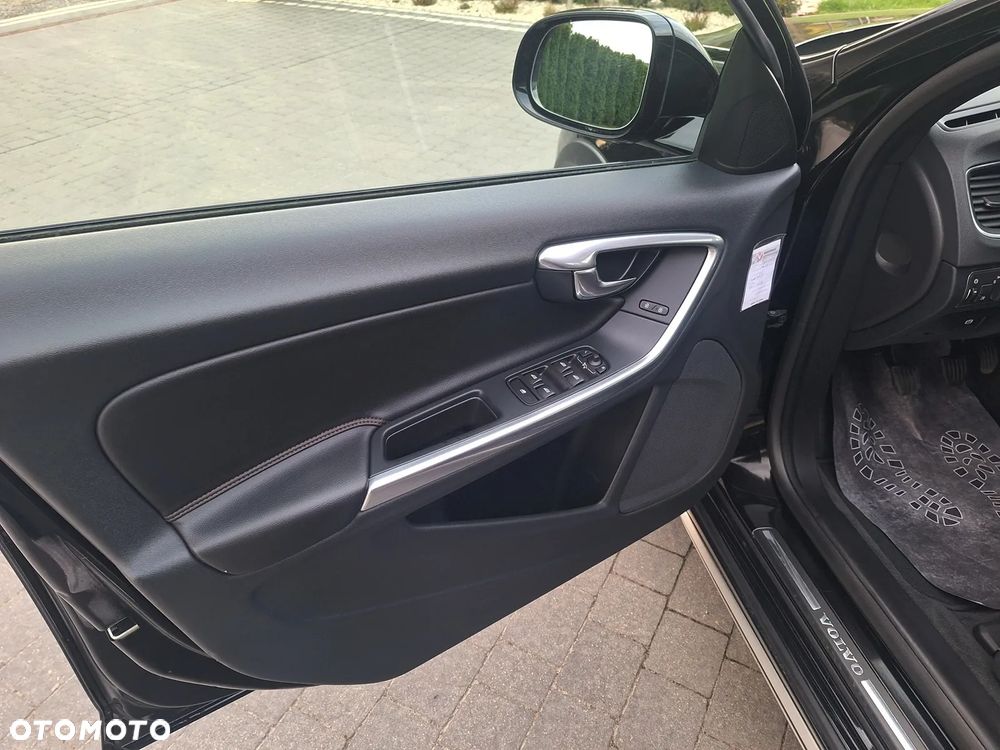 Volvo S60 Cross Country D4 Momentum - 24