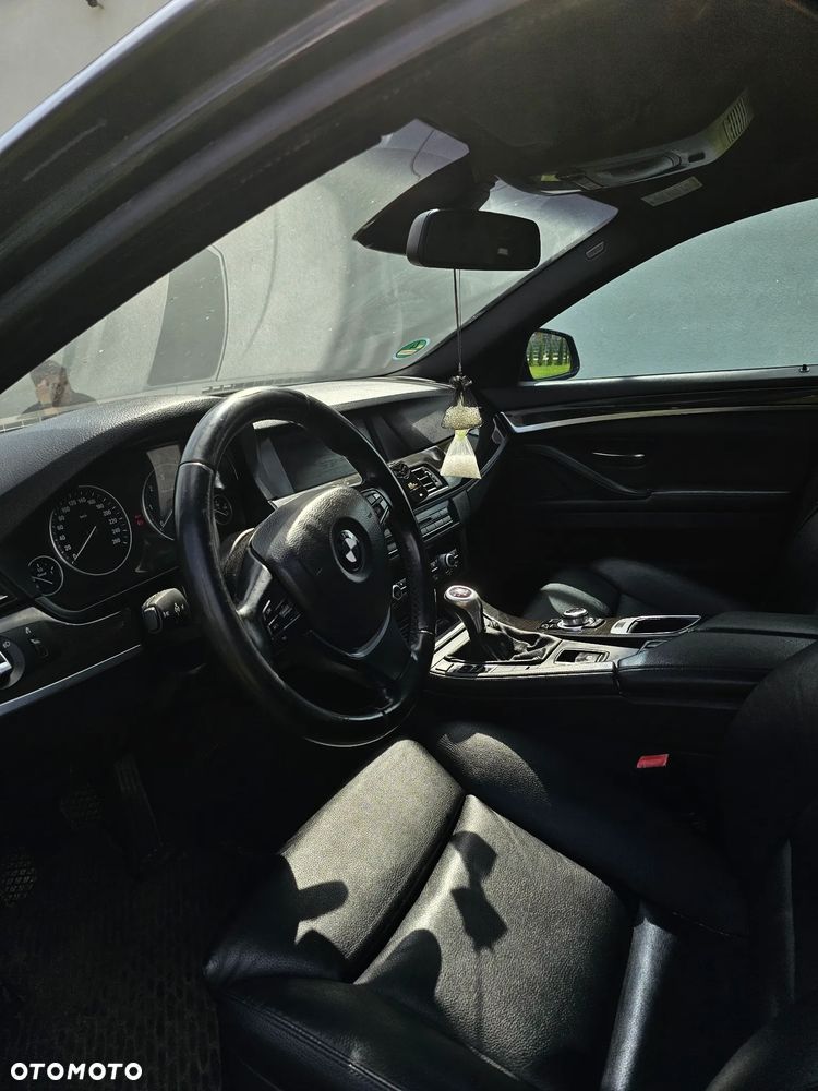 BMW Seria 5 525d - 6