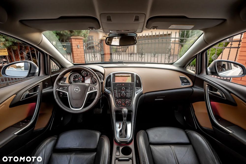 Opel Astra 1.6 Turbo Automatik Color Edition - 22