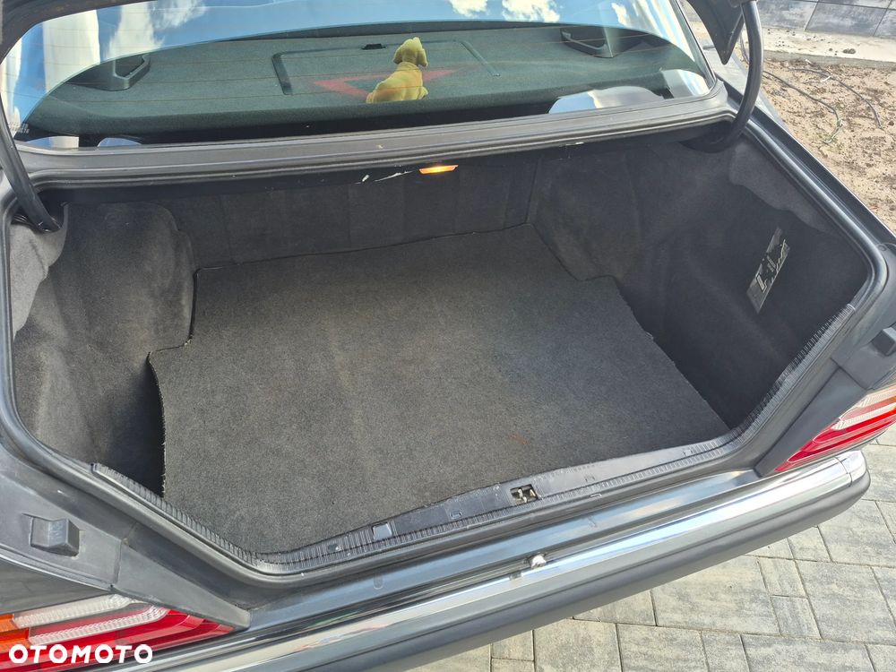 Mercedes-Benz W124 (1984-1993) - 23