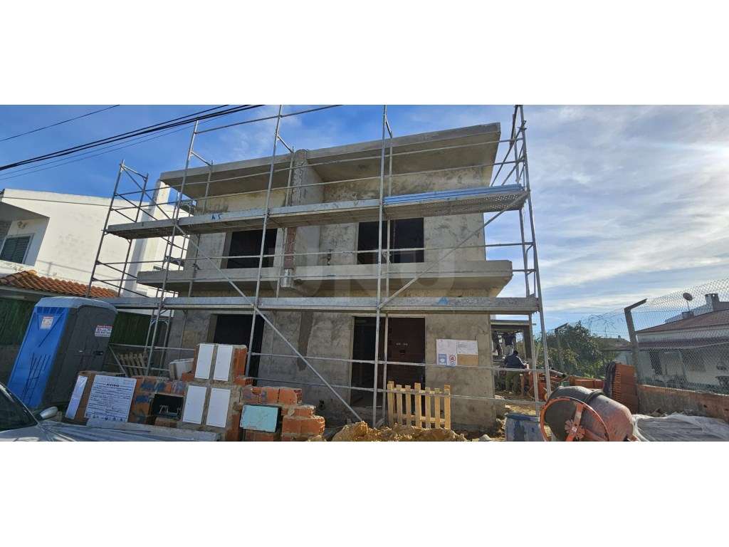 Moradia T3 Contemporânea - Quinta das Laranjeiras, Fernão Ferro - Grande imagem: 3/22