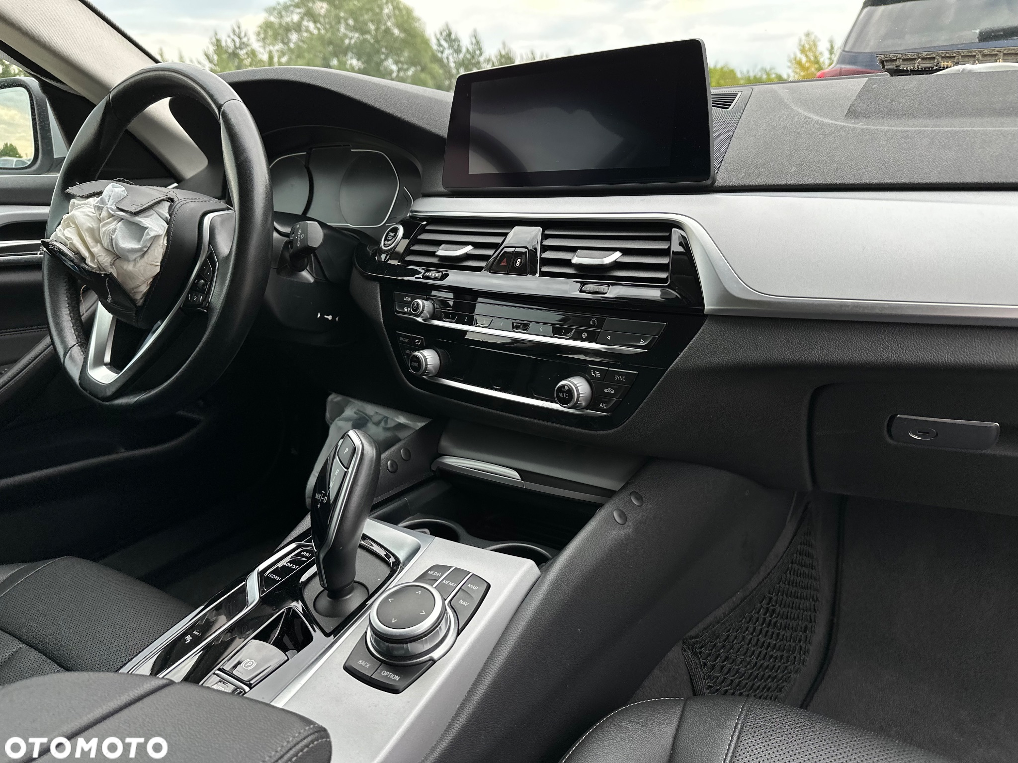 BMW Seria 5 530d xDrive Touring Luxury Line - 13
