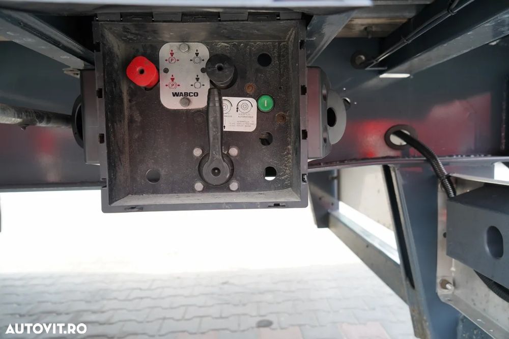 LeciTrailer CORTINĂ / STANDARD / PODEA PUTERNICĂ / AXĂ RIDICATĂ / ANVELOPE 100% / AXE - 24