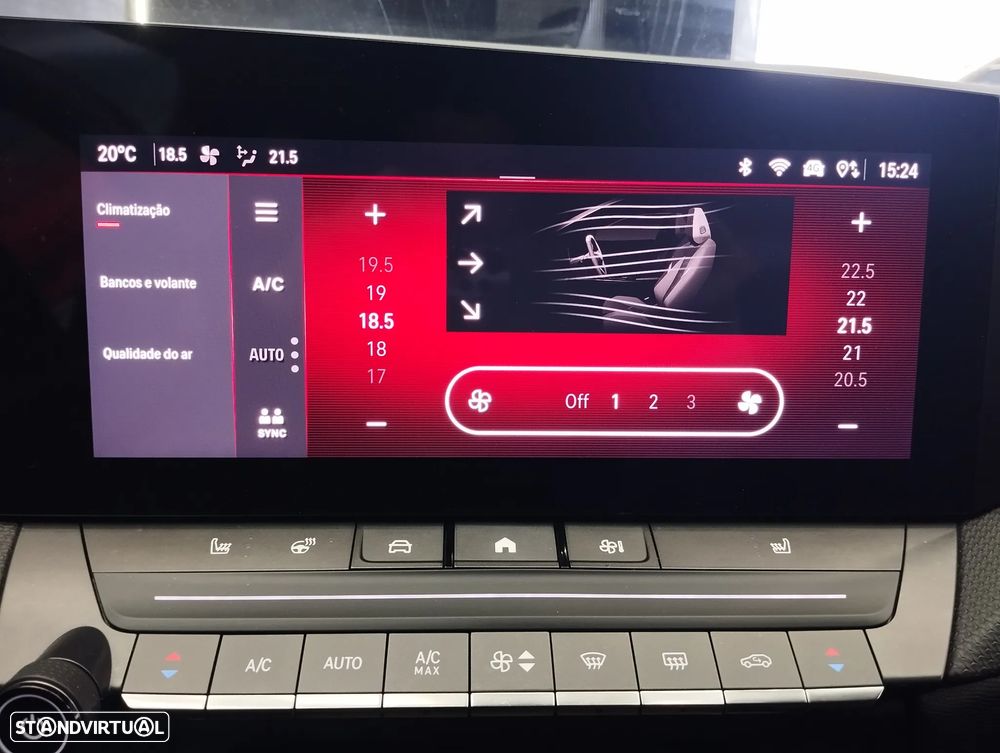 Opel Astra 1.2 T GS - 32