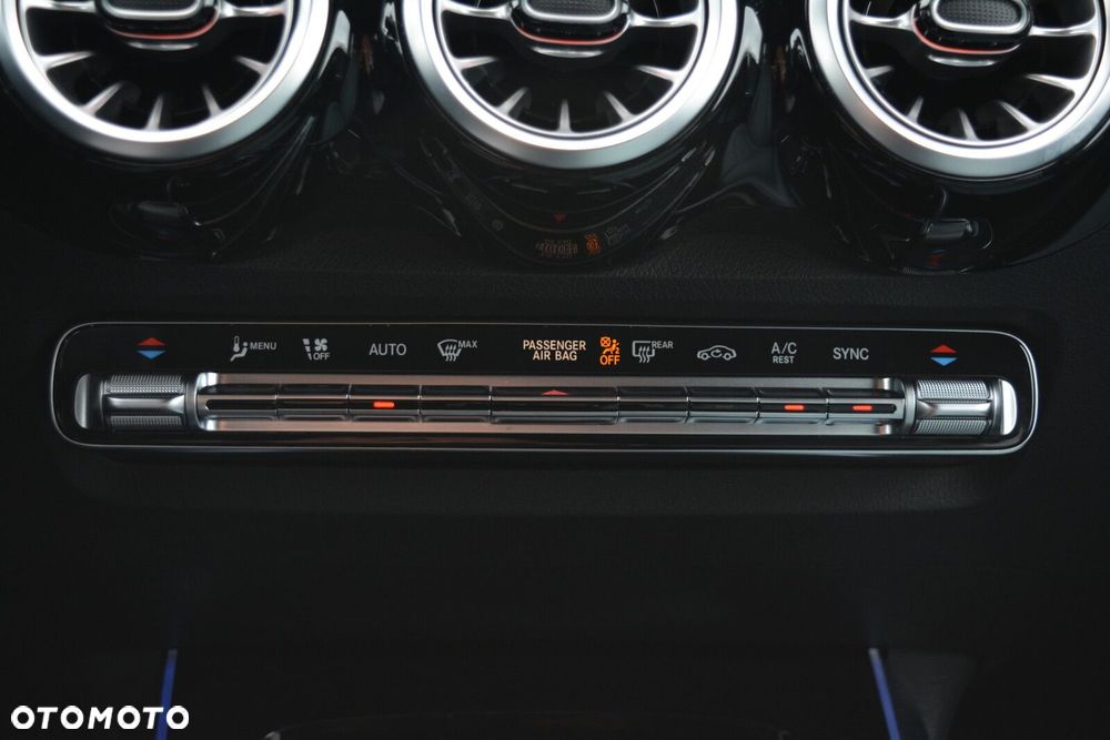Mercedes-Benz GLB 220 d 4-Matic AMG Line 8G-DCT - 23