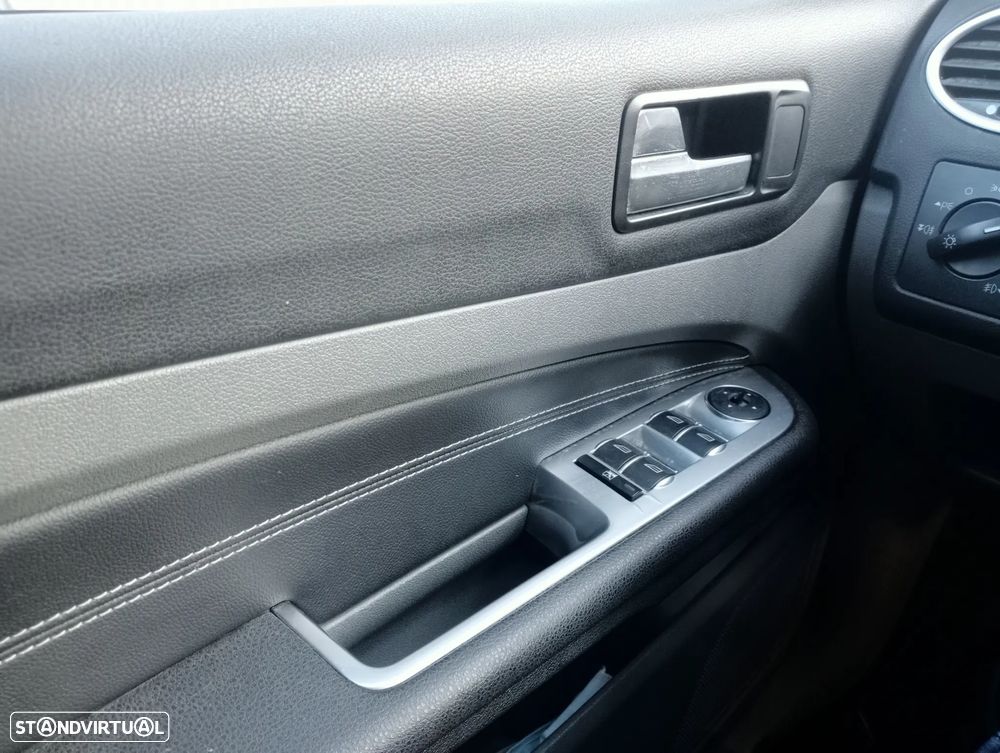 Ford Focus SW 1.6 TDCi Titanium - 15