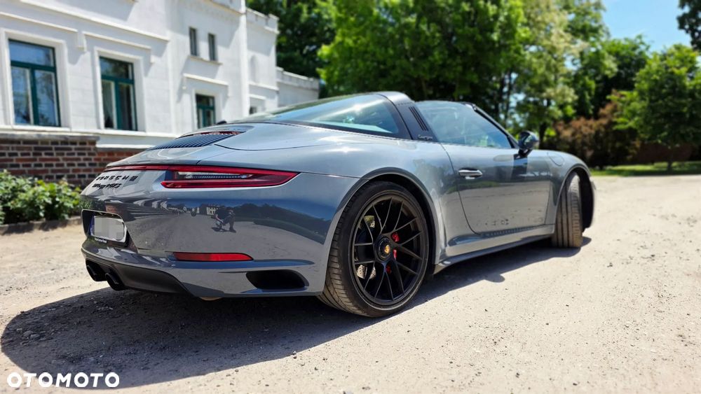 Porsche 911 Targa 4 GTS PDK - 13