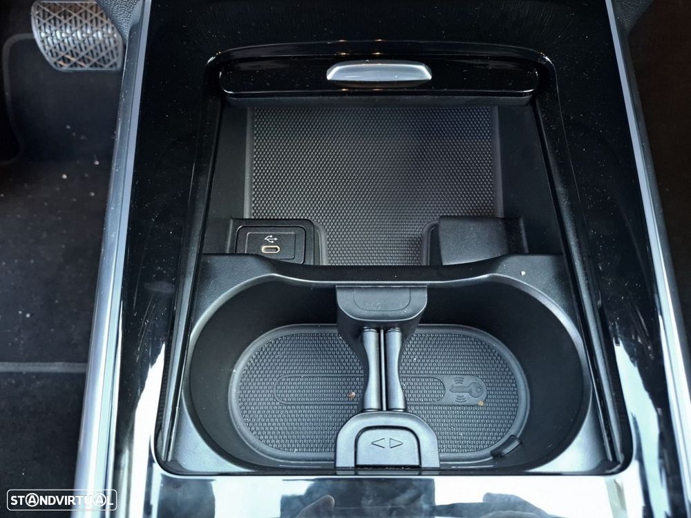 Mercedes-Benz EQA - 21