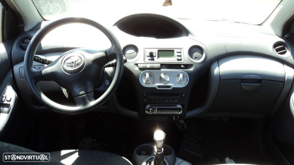 Toyota Yaris 1.4D-4D 5P 2005 - Para Peças - 6