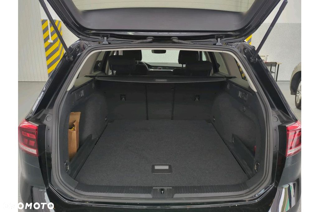 Volkswagen Passat - 10