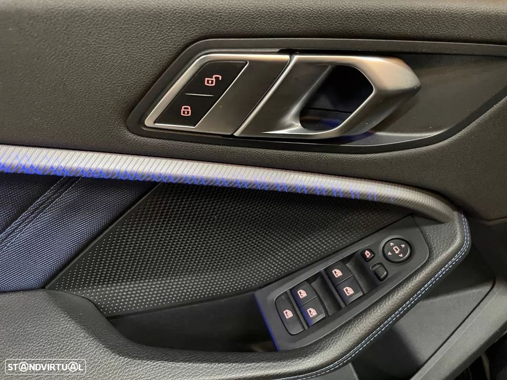 BMW 116 d Pack Desportivo M Auto - 17