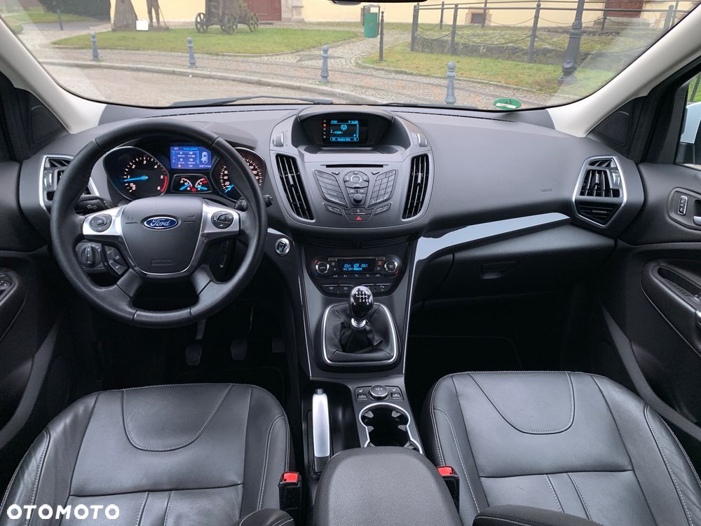 Ford Kuga 2.0 TDCi 2x4 Titanium - 18