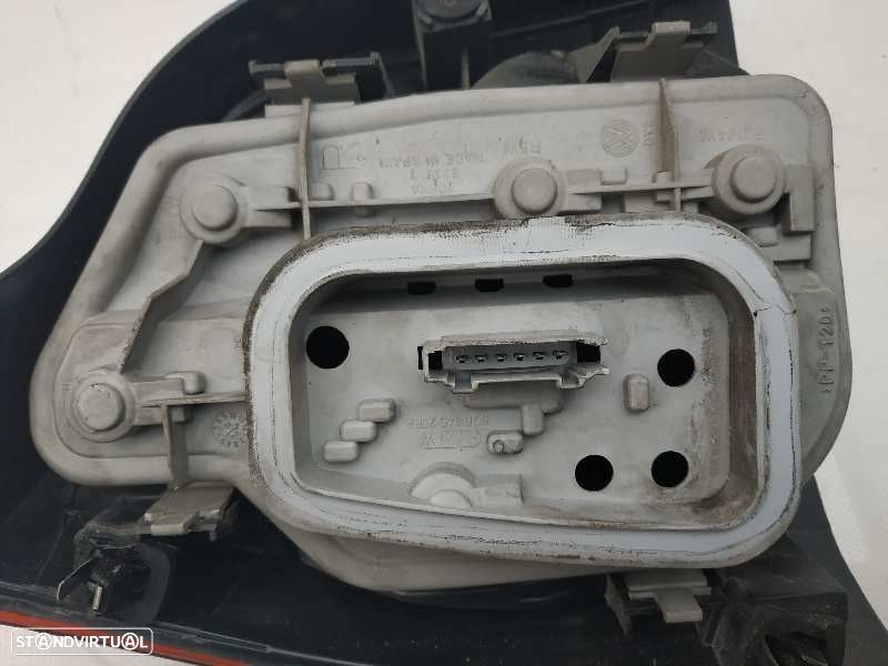 FAROLIM TRASEIRO DIREITO VOLKSWAGEN POLO 2003 -6Q6945258A - 2