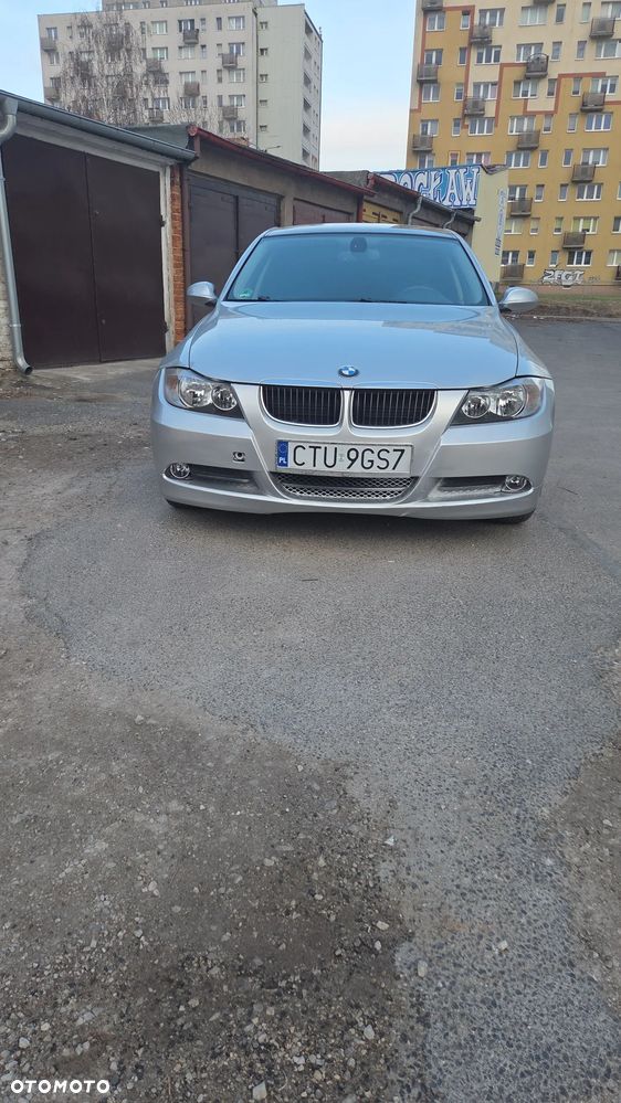 BMW Seria 3 318i - 1