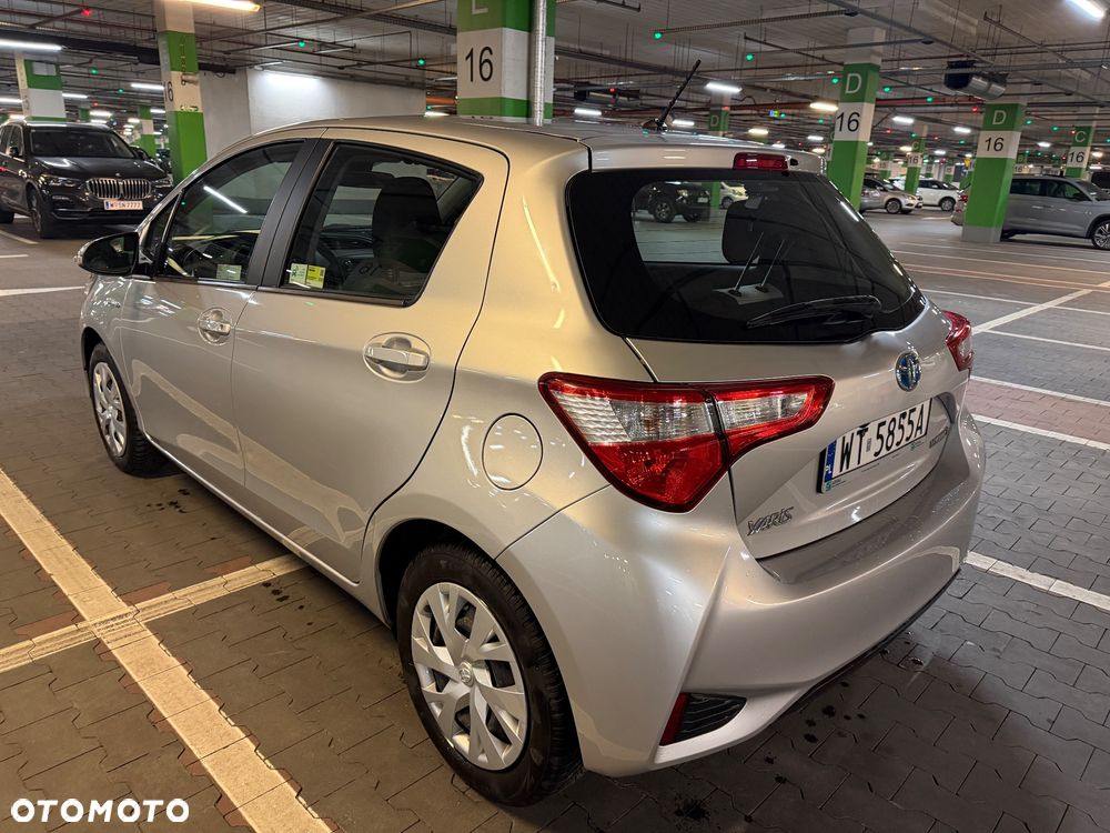 Toyota Yaris Hybrid 100 Premium - 7