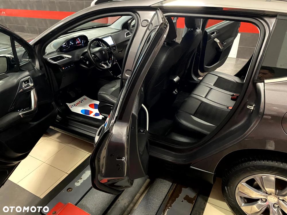 Peugeot 2008 1.6 e-HDi Allure S&S - 19