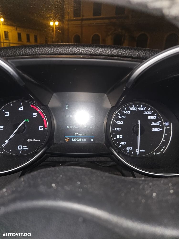 Alfa Romeo Giulia 2.2 JTDM Aut. - 9