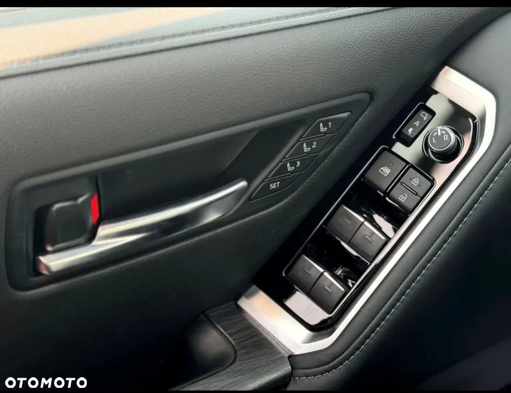 Toyota Land Cruiser - 18