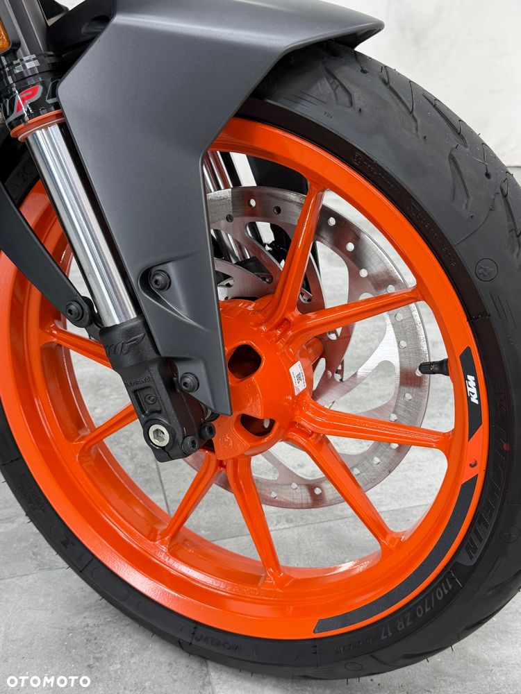 KTM Duke 125 - 21