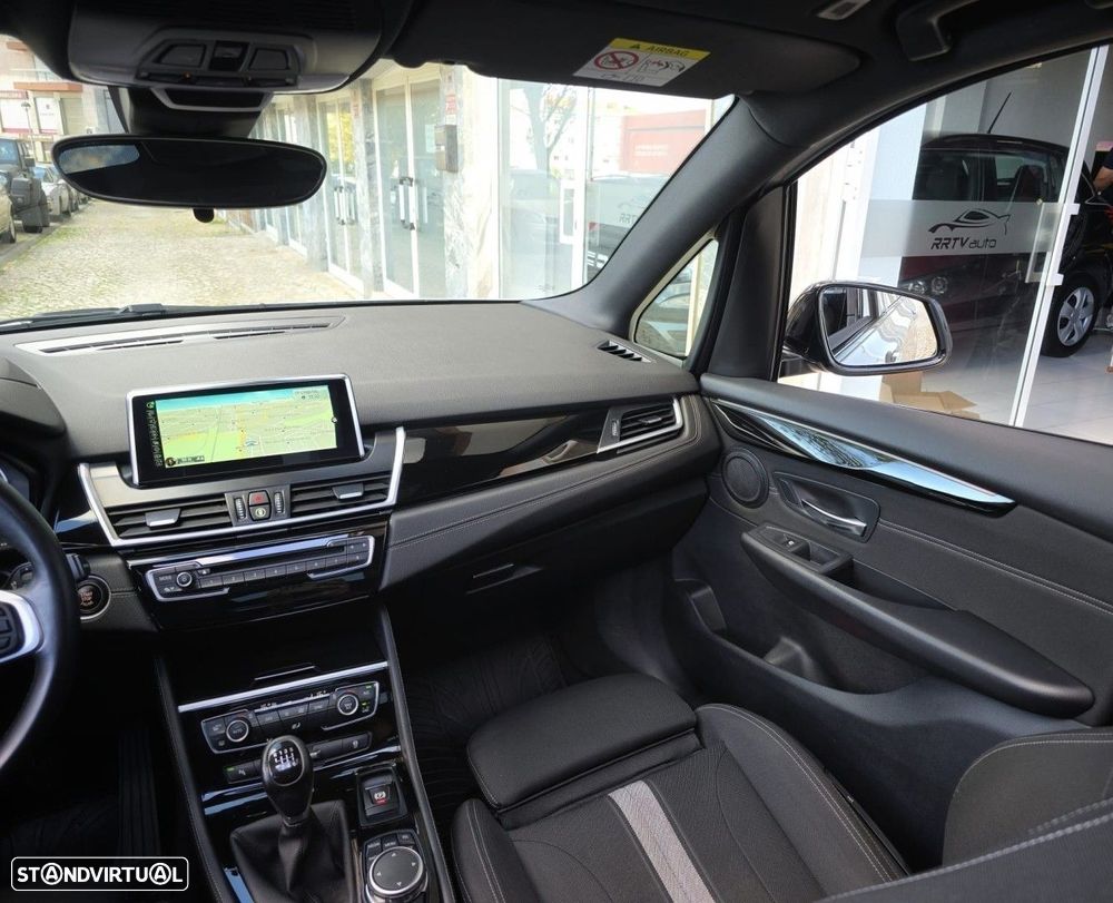 BMW 216 Active Tourer d Line Sport - 23