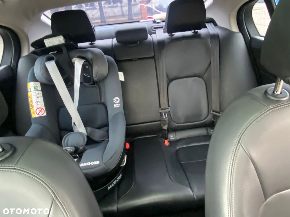 Jaguar XE 25t Prestige - 3