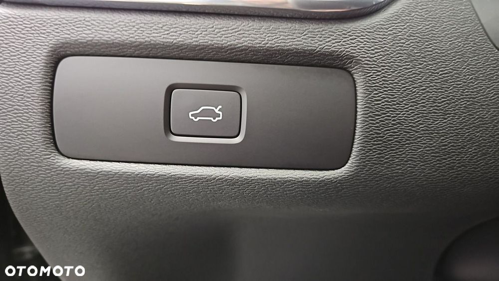 Volvo XC 60 B4 D AWD Plus Dark - 18