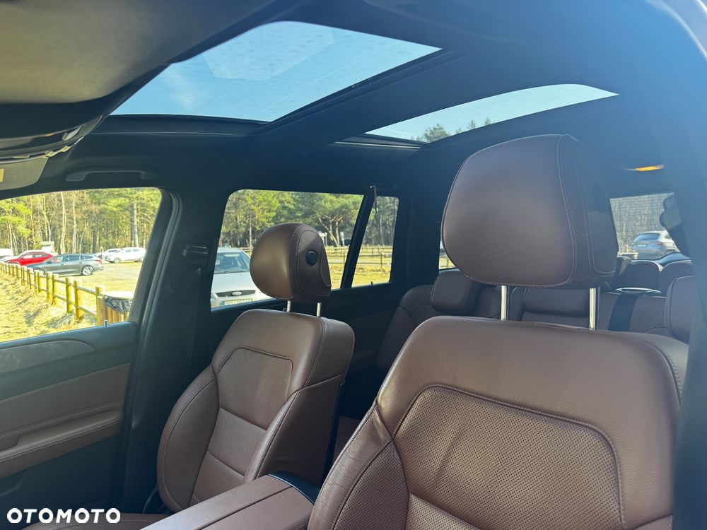 Mercedes-Benz GLS - 15