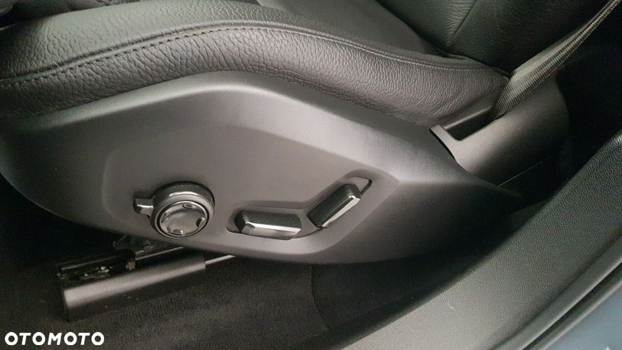 Volvo XC 60 - 32