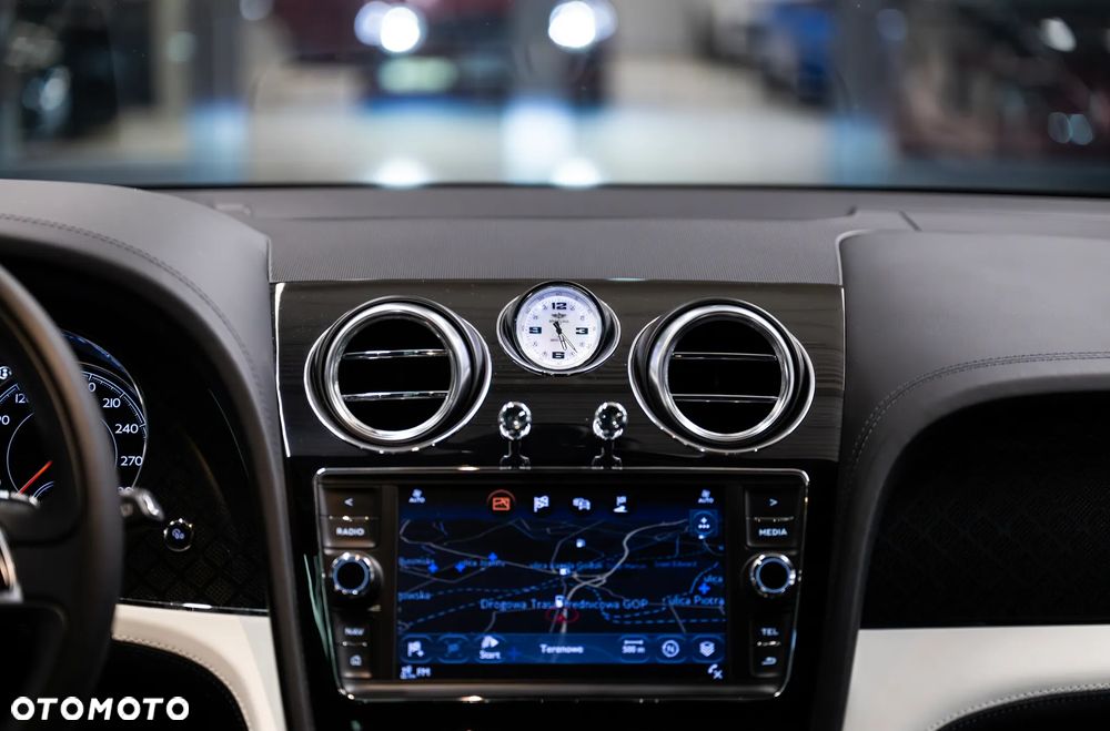 Bentley Bentayga - 29