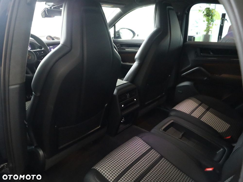 Porsche Cayenne - 20