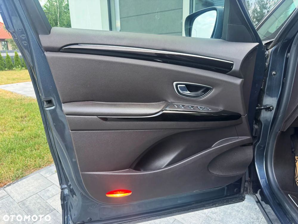 Renault Espace 1.8 TCe FAP Energy Zen EDC - 11