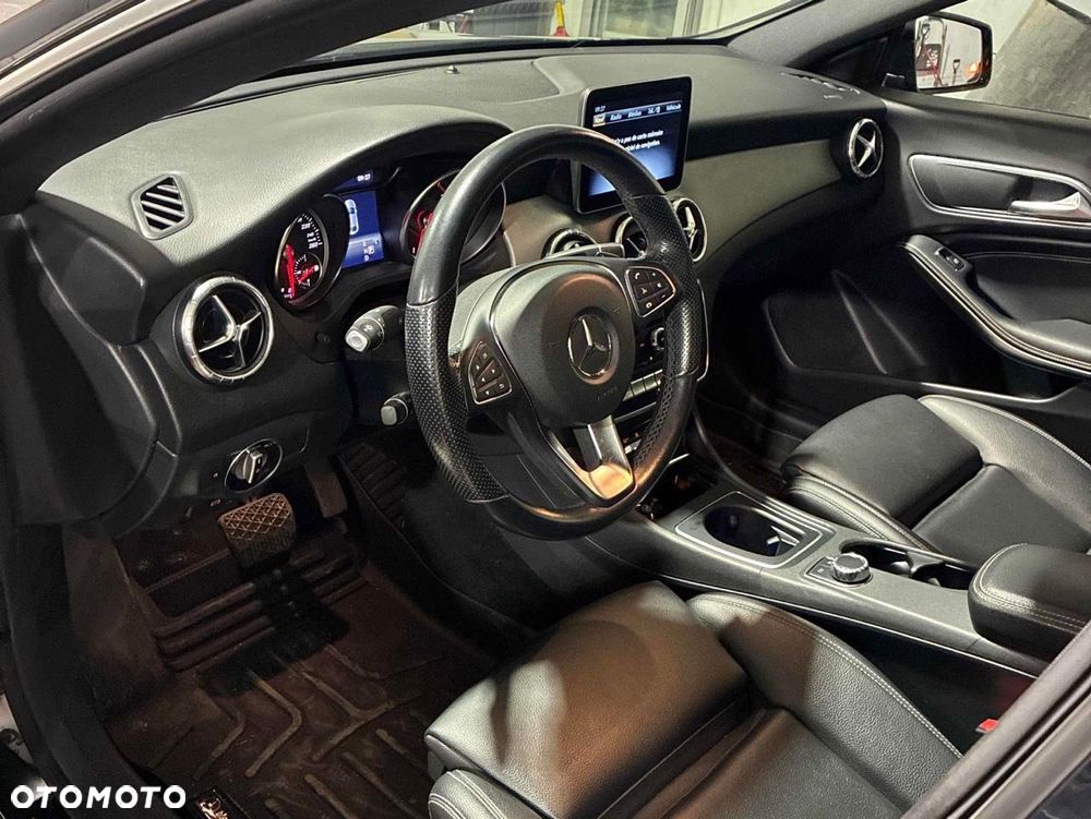 Mercedes-Benz CLA 250 4Matic 7G-DCT - 9