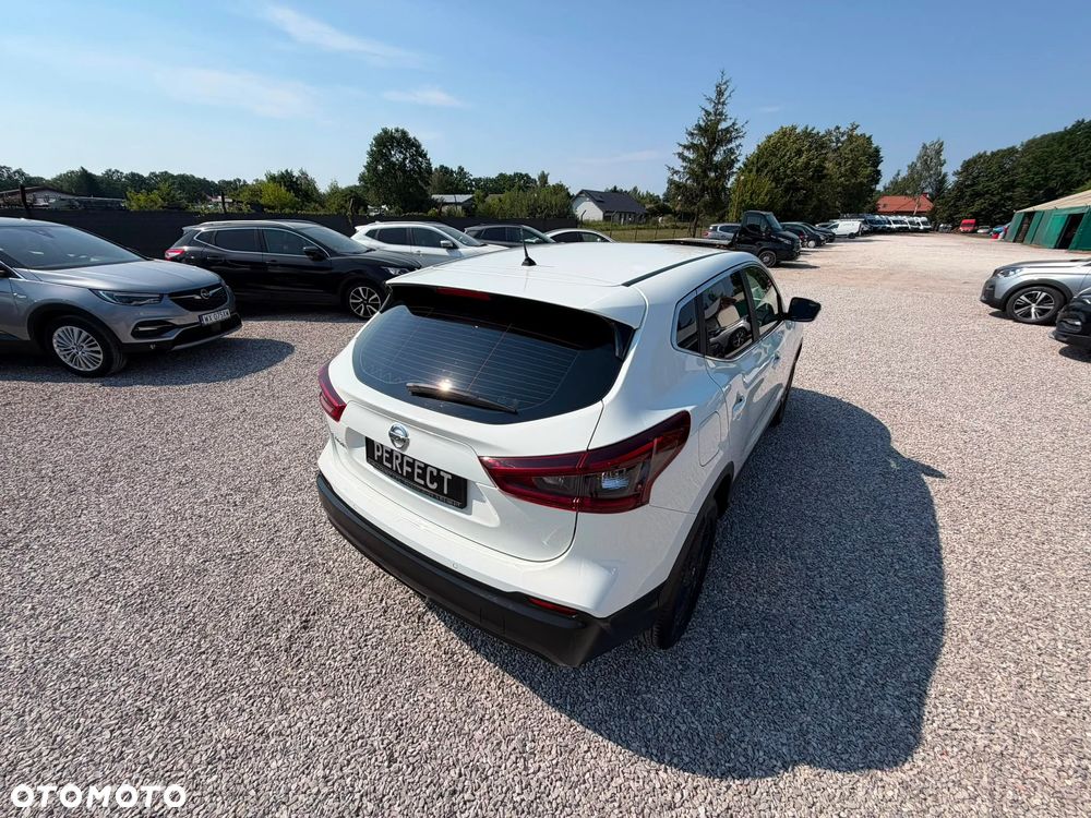 Nissan Qashqai 1.3 DIG-T N-Connecta DCT - 33
