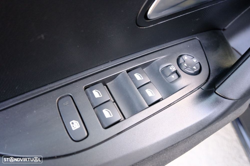 Peugeot 2008 1.2 PureTech Style - 25