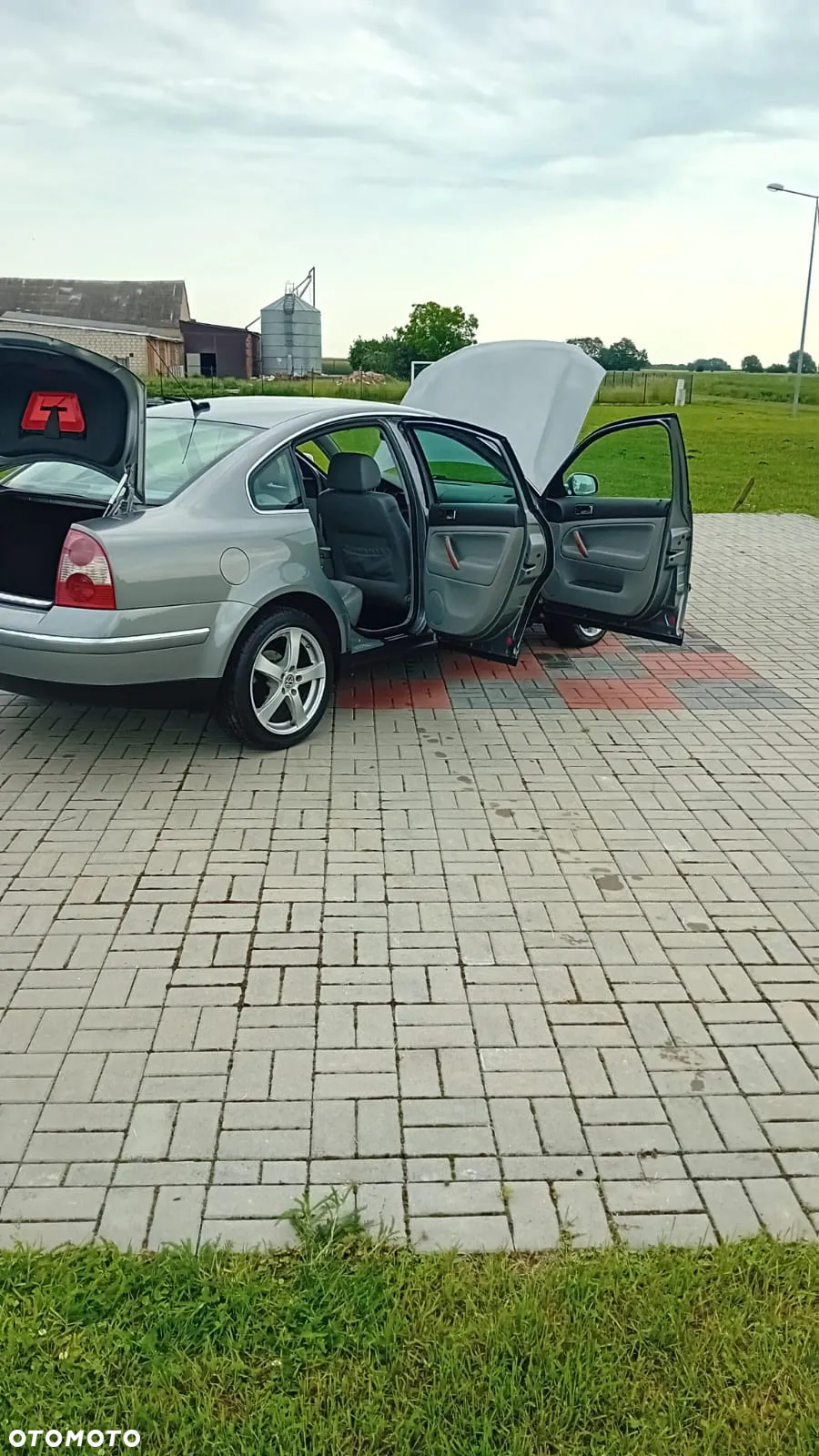 Volkswagen Passat - 14