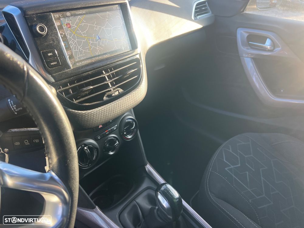 Peugeot 2008 1.2 PureTech Style - 33