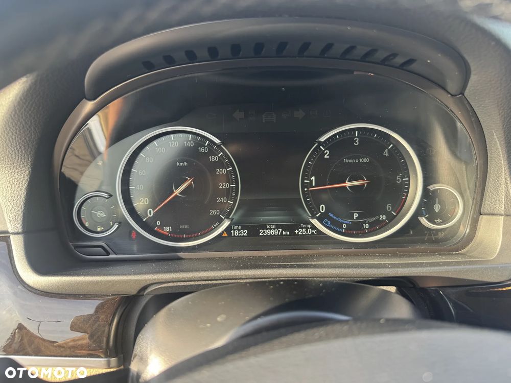 BMW Seria 5 525d xDrive Luxury Line - 6