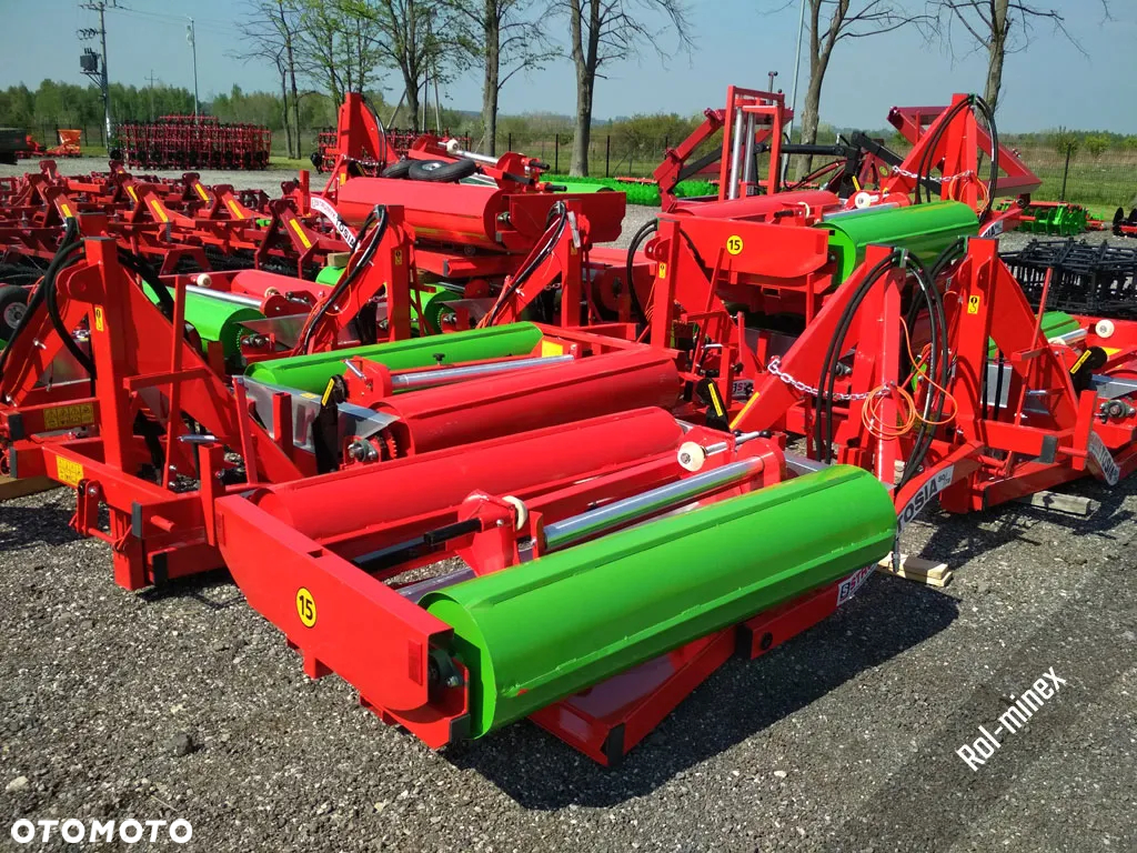 Owijarka do bel balotów sianokiszonki na folię 50/75 firmy Strumyk Transport - 5